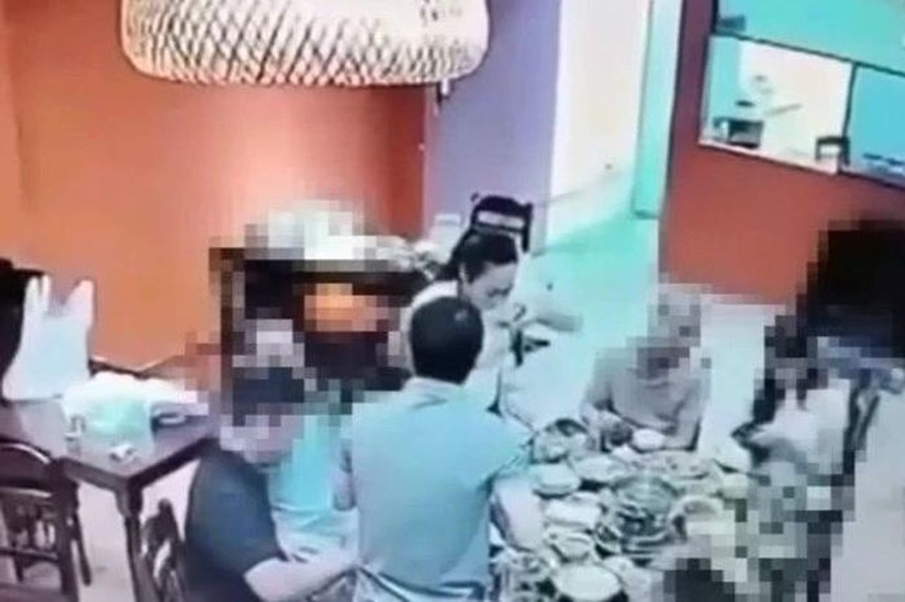 Đắk Lắk: Clip nghi người phụ nữ uống 'chén râu' trước vụ tai nạn chết người - Chuyên trang Vietnamdaily - Báo Tri thức & Cuộc sống