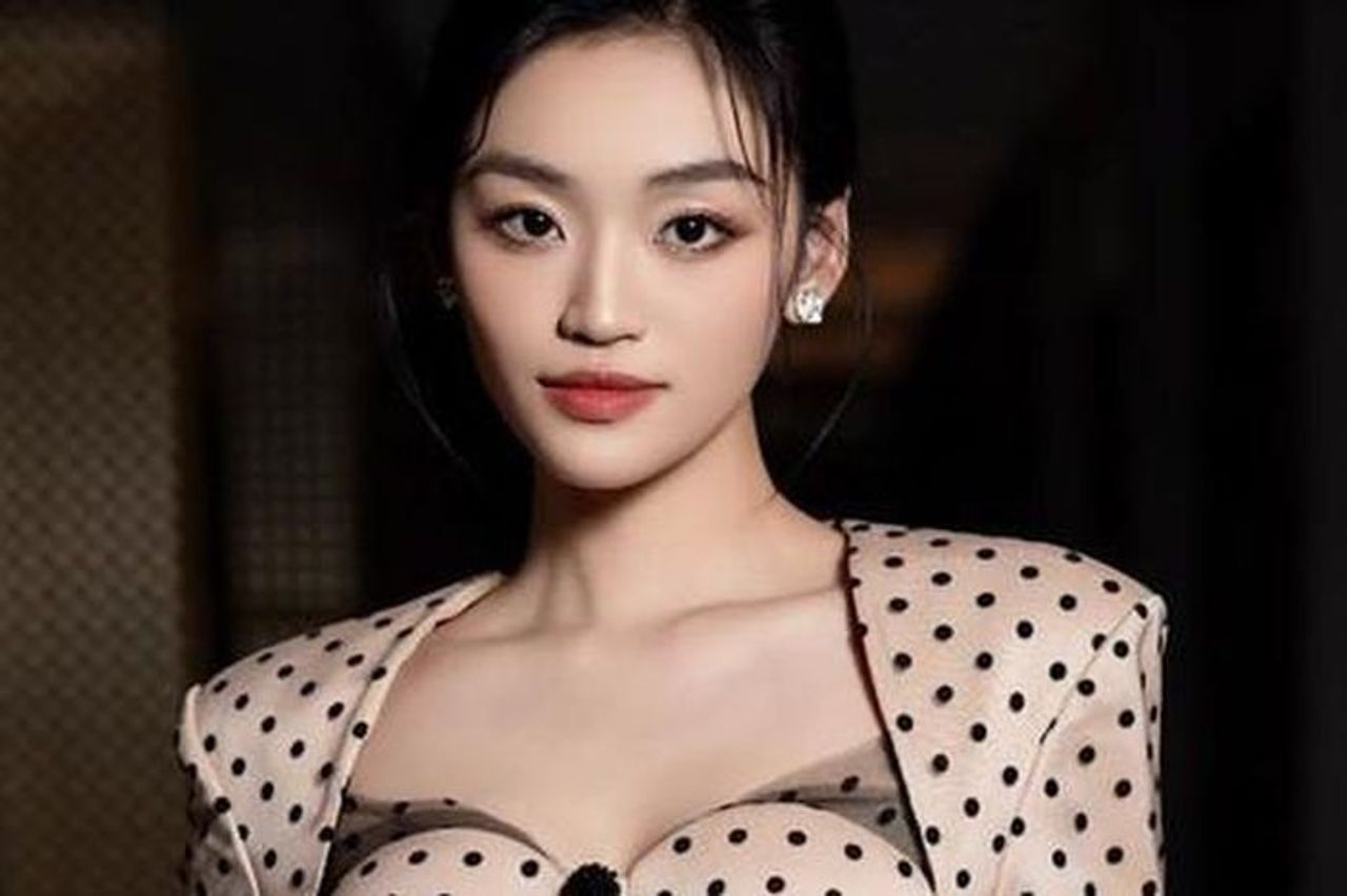 Phản ứng của 'bà trùm hoa hậu' sau phát ngôn thiếu kiểm soát của Yến Nhi - Chuyên trang Gia Đình & Xã Hội - Báo Sức khỏe & Đời sống