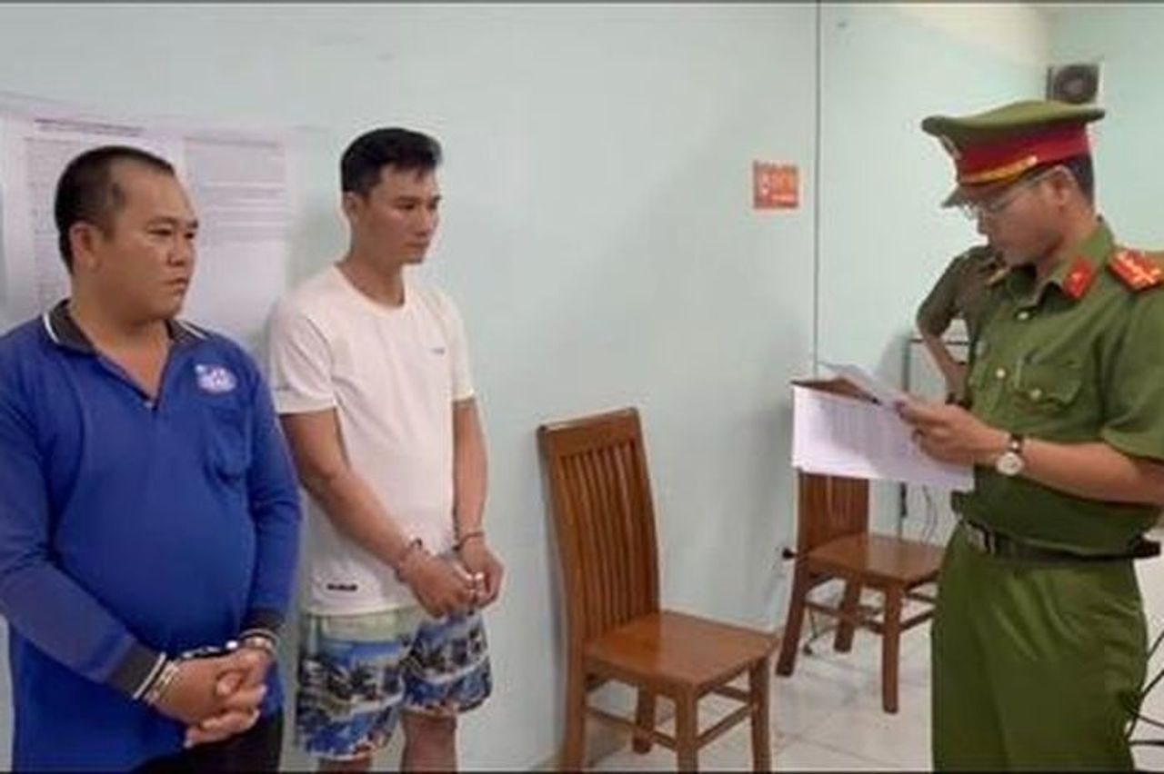 Công an TPHCM triệt phá xưởng sản xuất nước đóng chai giả các thương hiệu nổi tiếng - Công An TP.HCM