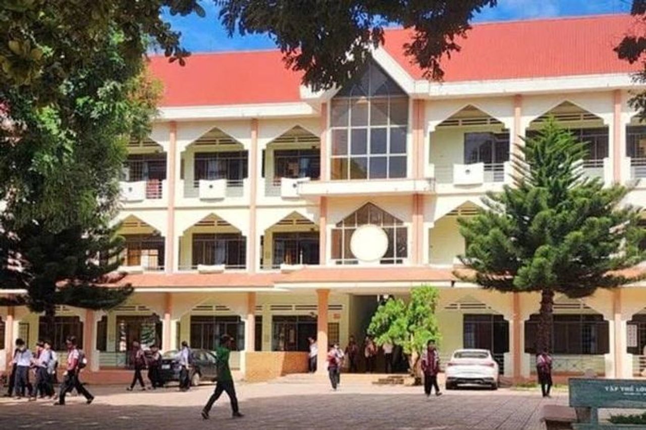Đắk Lắk miễn nhiệm một hiệu trưởng có nhiều vi phạm trong quản lý - Báo VietnamPlus