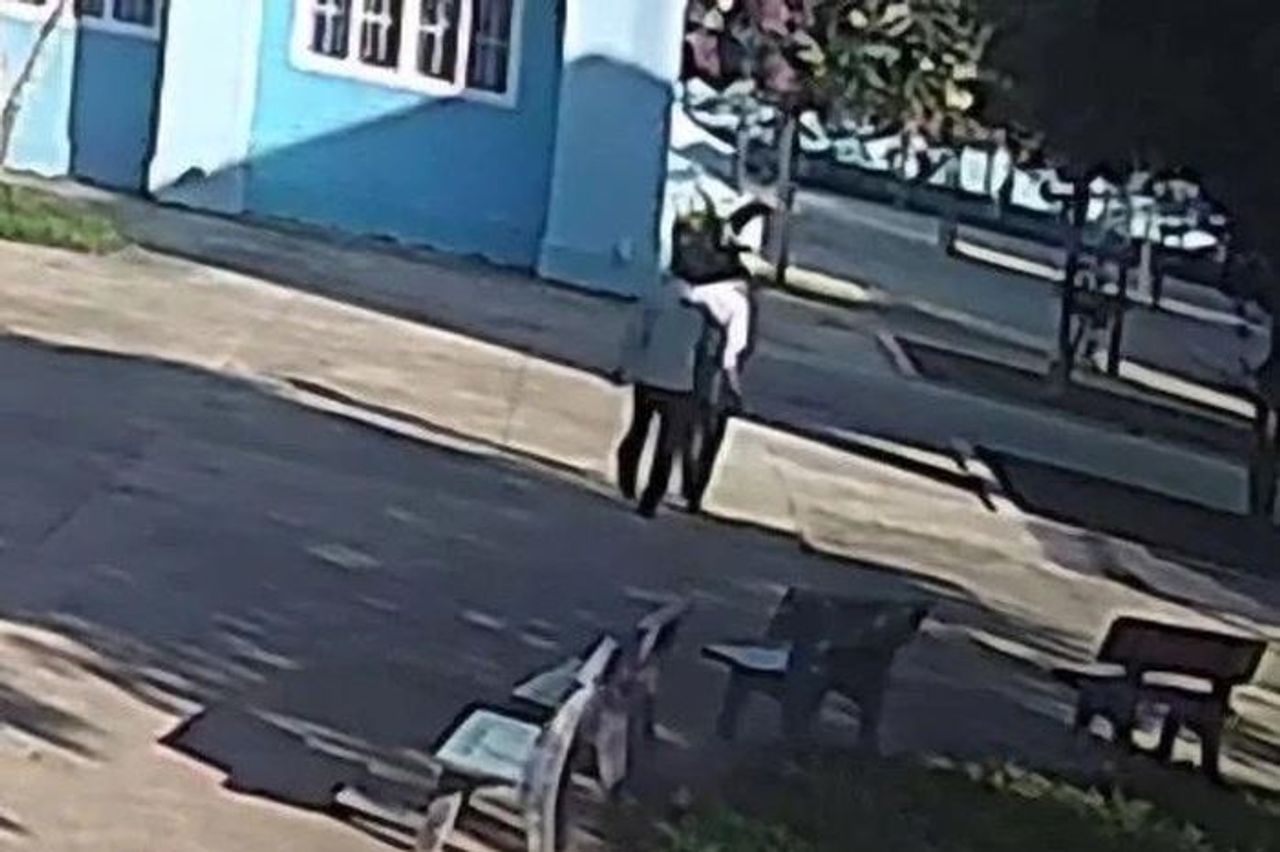 Đắk Lắk: Làm rõ vụ thầy giáo hành hung đồng nghiệp trước mặt học sinh - Chuyên trang Vietnamdaily - Báo Tri thức & Cuộc sống