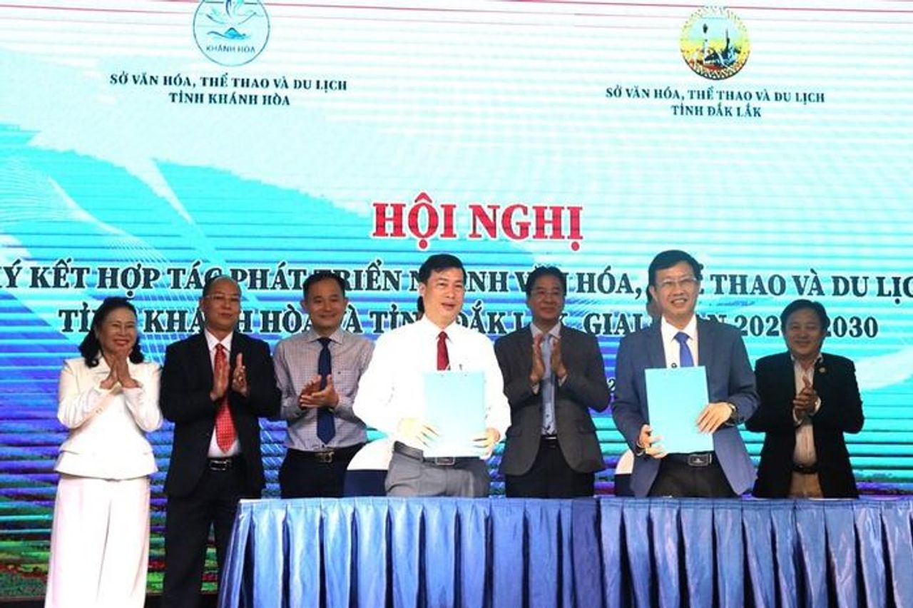 Khánh Hòa - Đắk Lắk ký kết hợp tác toàn diện văn hóa, thể thao, du lịch - Báo Văn hóa