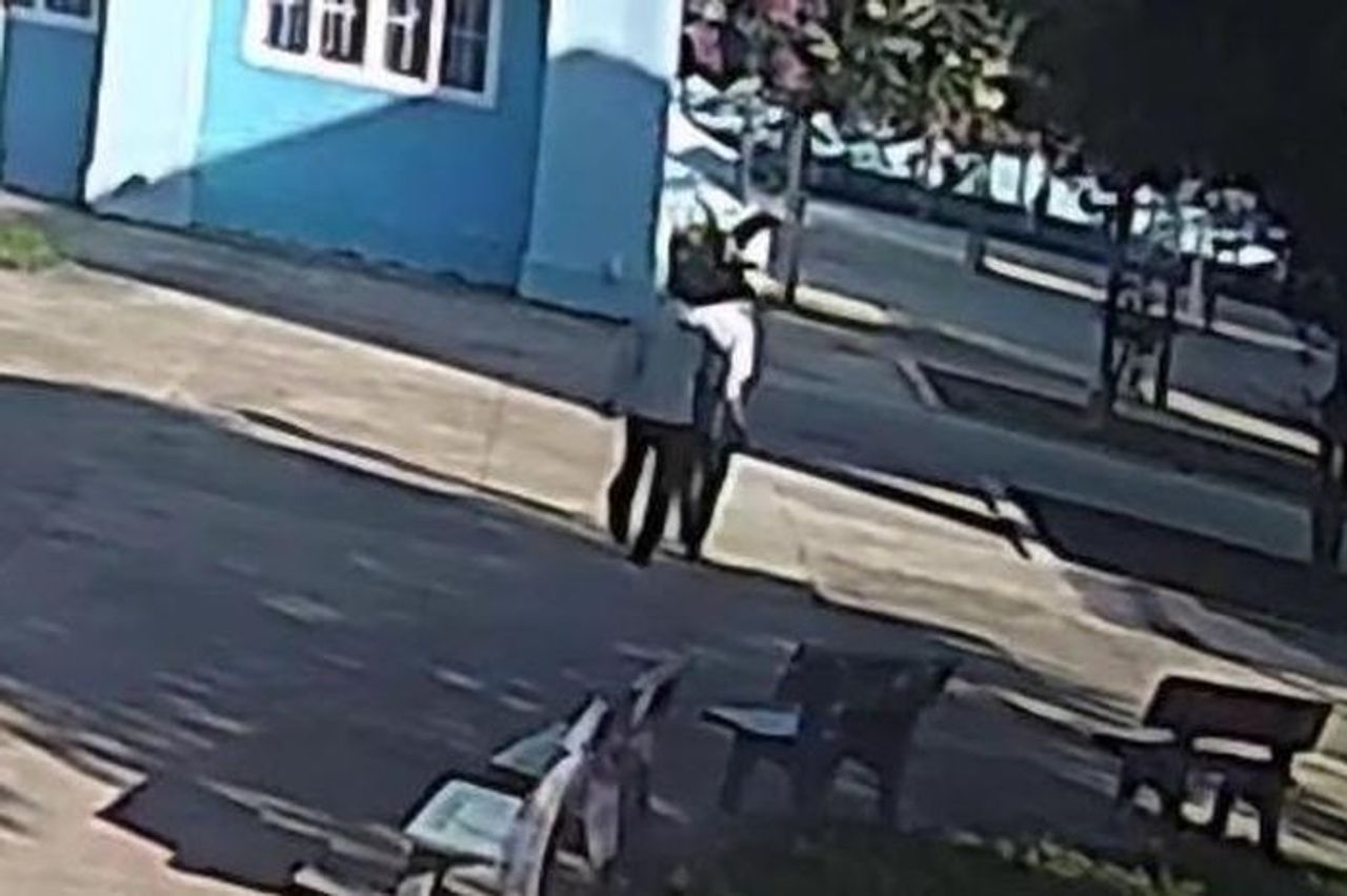 Bộ GD&ĐT yêu cầu xử lý nghiêm vụ thầy giáo hành hung đồng nghiệp ở Đắk Lắk - Báo Công An Nhân Dân