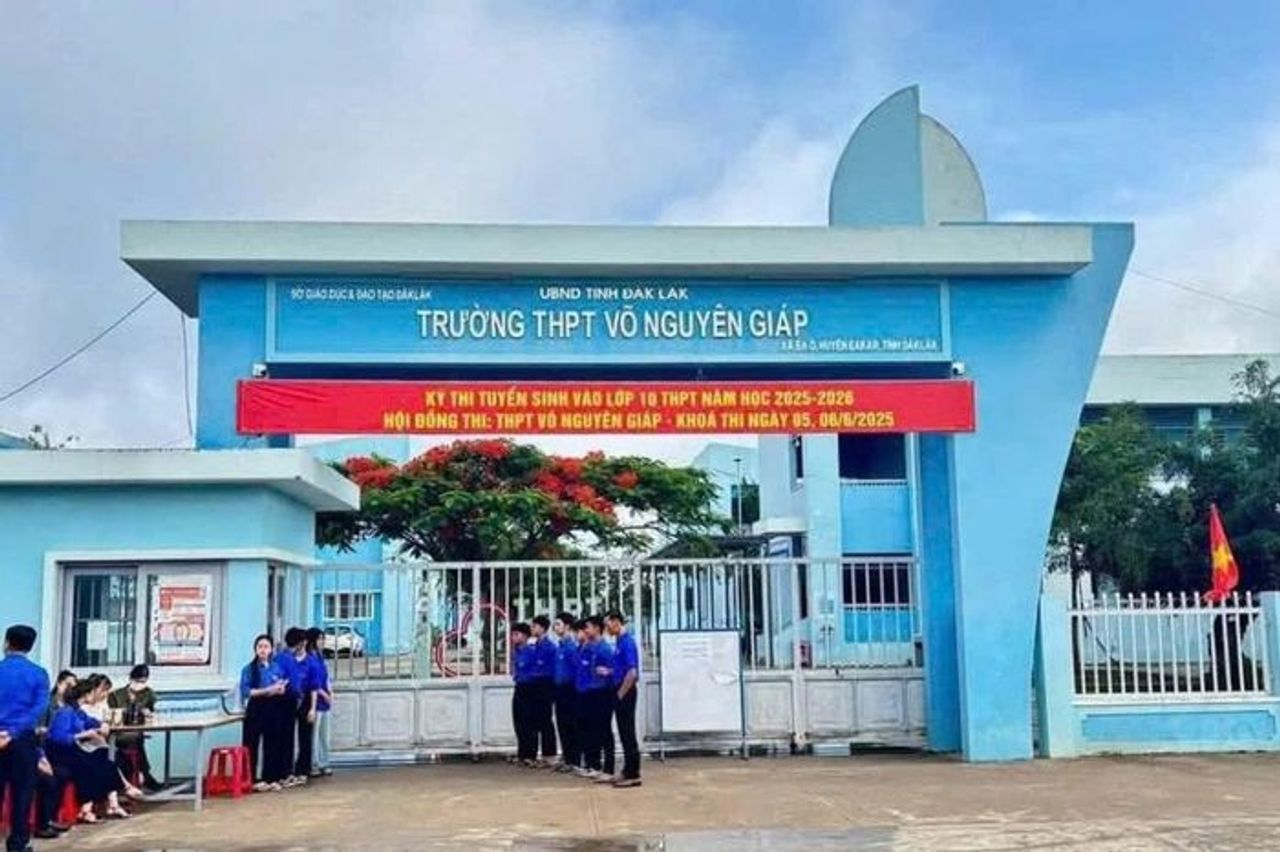 Tạm đình chỉ công tác thầy giáo đánh Bí thư Đoàn trường ở Đắk Lắk - Báo Giáo Dục & Thời Đại