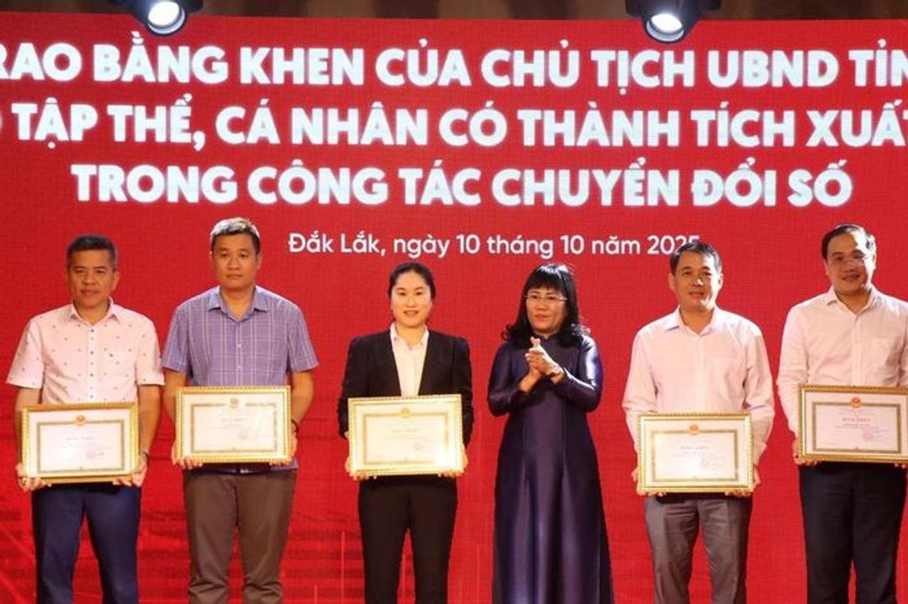 Đắk Lắk phát động đợt cao điểm 'Nâng cao hiệu quả chuyển đổi số cấp xã' - Báo VietnamPlus