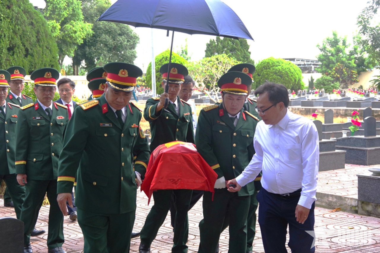 Đắk Lắk tổ chức Lễ truy điệu và an táng hài cốt liệt sĩ - Báo Quân Đội Nhân Dân