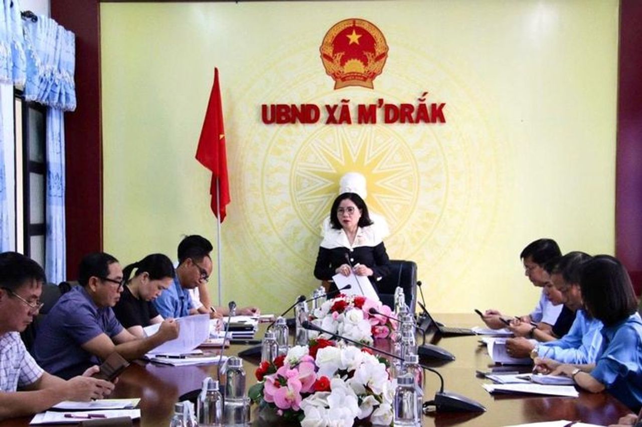 Đắk Lắk: Đoàn ĐBQH tỉnh khảo sát việc thực hiện các Chương trình Mục tiêu quốc gia tại xã M'Drắk - Đại Biểu Nhân Dân