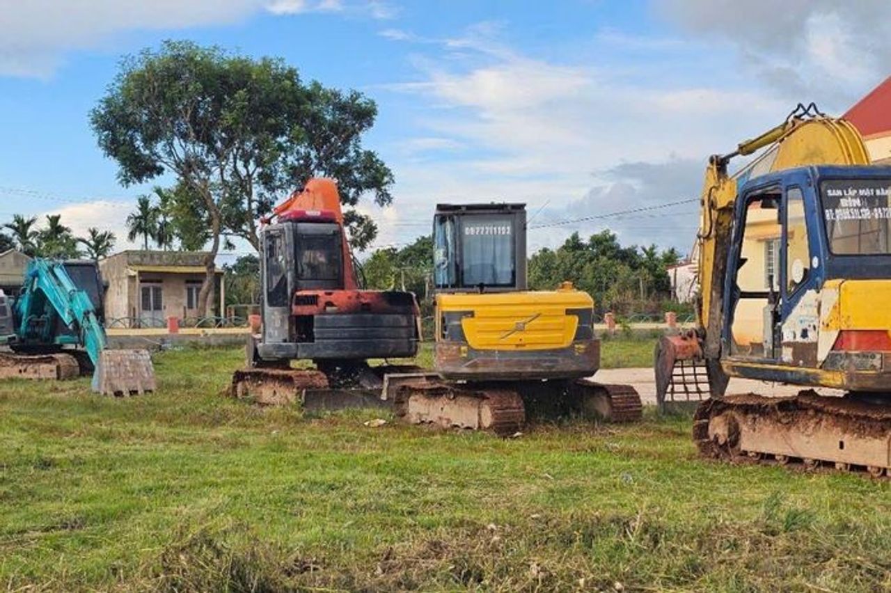 Nhiều người san ủi lấn chiếm đất lâm nghiệp ở Đắk Lắk - Báo Pháp Luật TP.HCM