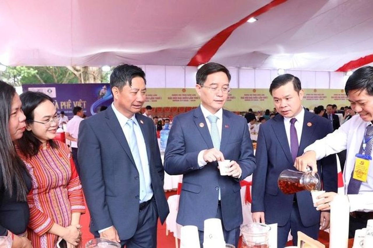 Đắk Lắk: Phát huy vai trò đội ngũ doanh nhân trong phát triển kinh tế - xã hội bền vững - Đại Biểu Nhân Dân