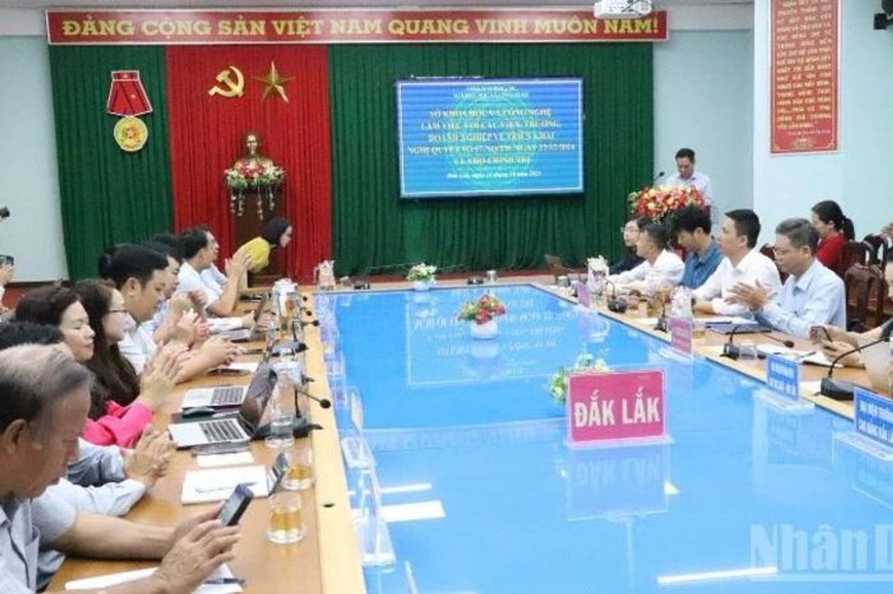 Đắk Lắk làm việc với các viện, trường, doanh nghiệp về thực hiện Nghị quyết số 57-NQ/TW - Báo Nhân Dân