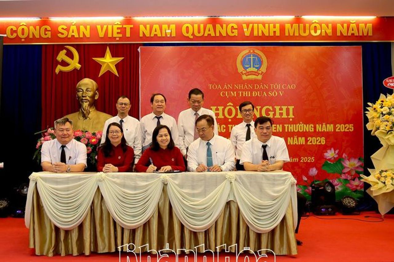 Cụm thi đua số V - Tòa án nhân dân tổng kết công tác thi đua, khen thưởng năm 2025 - Báo Khánh Hòa