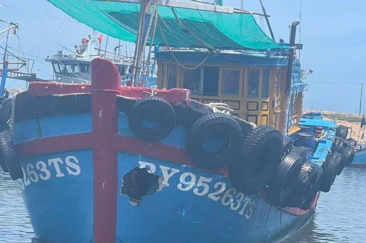 Bộ đội Biên phòng hòa giải thành công vụ va chạm tàu cá tại cửa biển Đà Nông - Chuyên trang Bảo Vệ Công Lý - Báo Công Lý