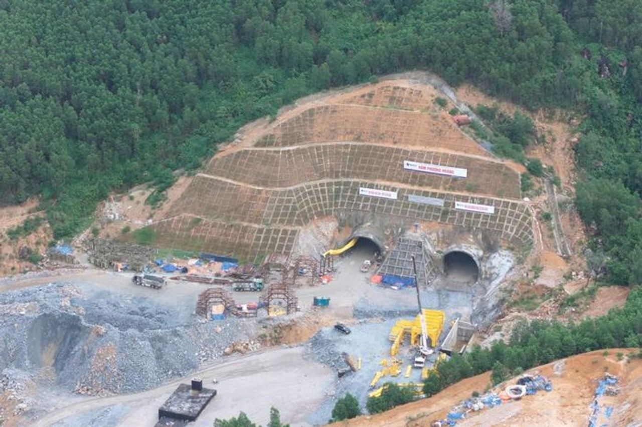 Thông hầm trái đèo Phượng Hoàng cao tốc Khánh Hòa - Buôn Ma Thuột - Báo Điện tử Tiếng nói Việt Nam