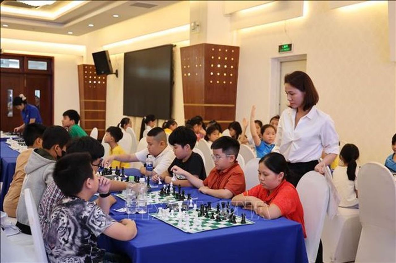 Khoảng 1.000 kỳ thủ nhí tranh tài Giải Cờ vua học sinh khu vực Nam Trung Bộ 2025 - Báo Tin Tức TTXVN