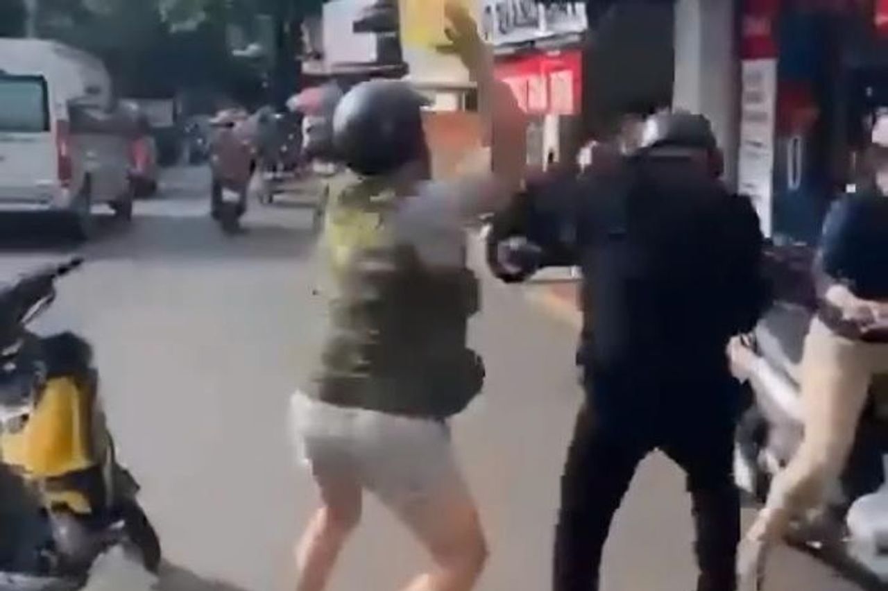 Đánh người tới tấp rồi đe dọa: 'Mày biết tao là ai không?' - Báo Người Lao Động