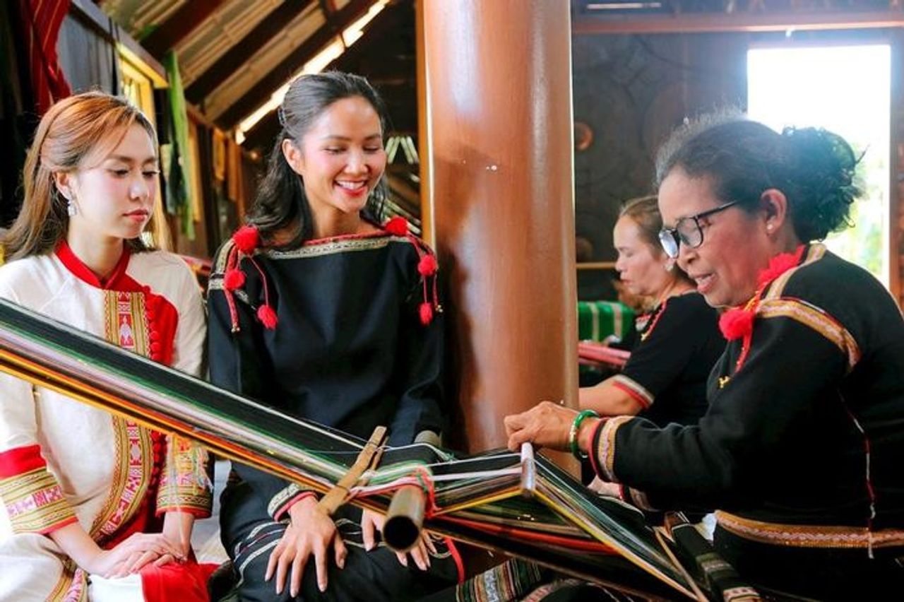 Đắk Lắk: Cử tri vùng đồng bào DTTS gửi gắm niềm tin, kỳ vọng vào Kỳ họp thứ Mười, Quốc hội khóa XV - Đại Biểu Nhân Dân