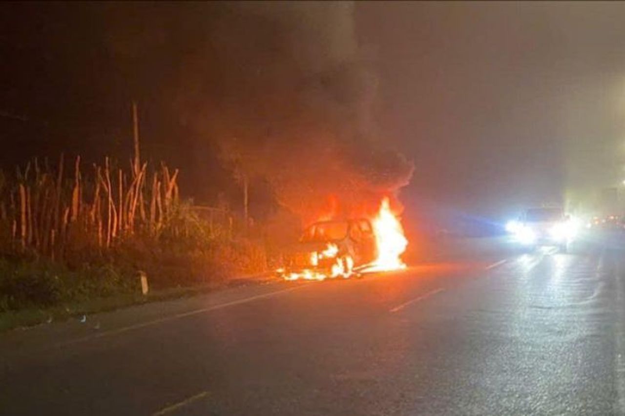 Video ô tô biển số Hải Phòng cháy rụi trên quốc lộ 14 ở Đắk Lắk - Báo Pháp Luật TP.HCM