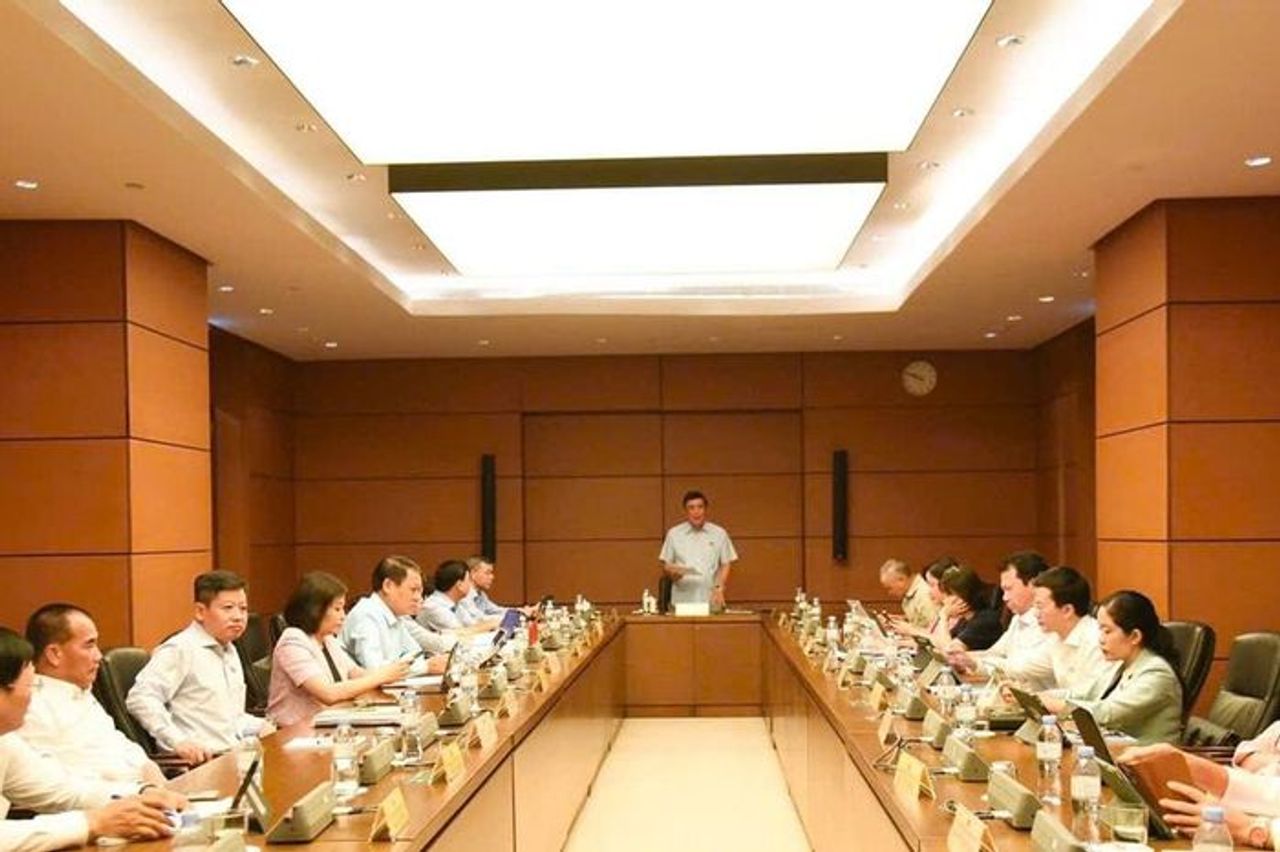 Tiếp tục cải cách thể chế, cải thiện môi trường đầu tư kinh doanh - Đại Biểu Nhân Dân