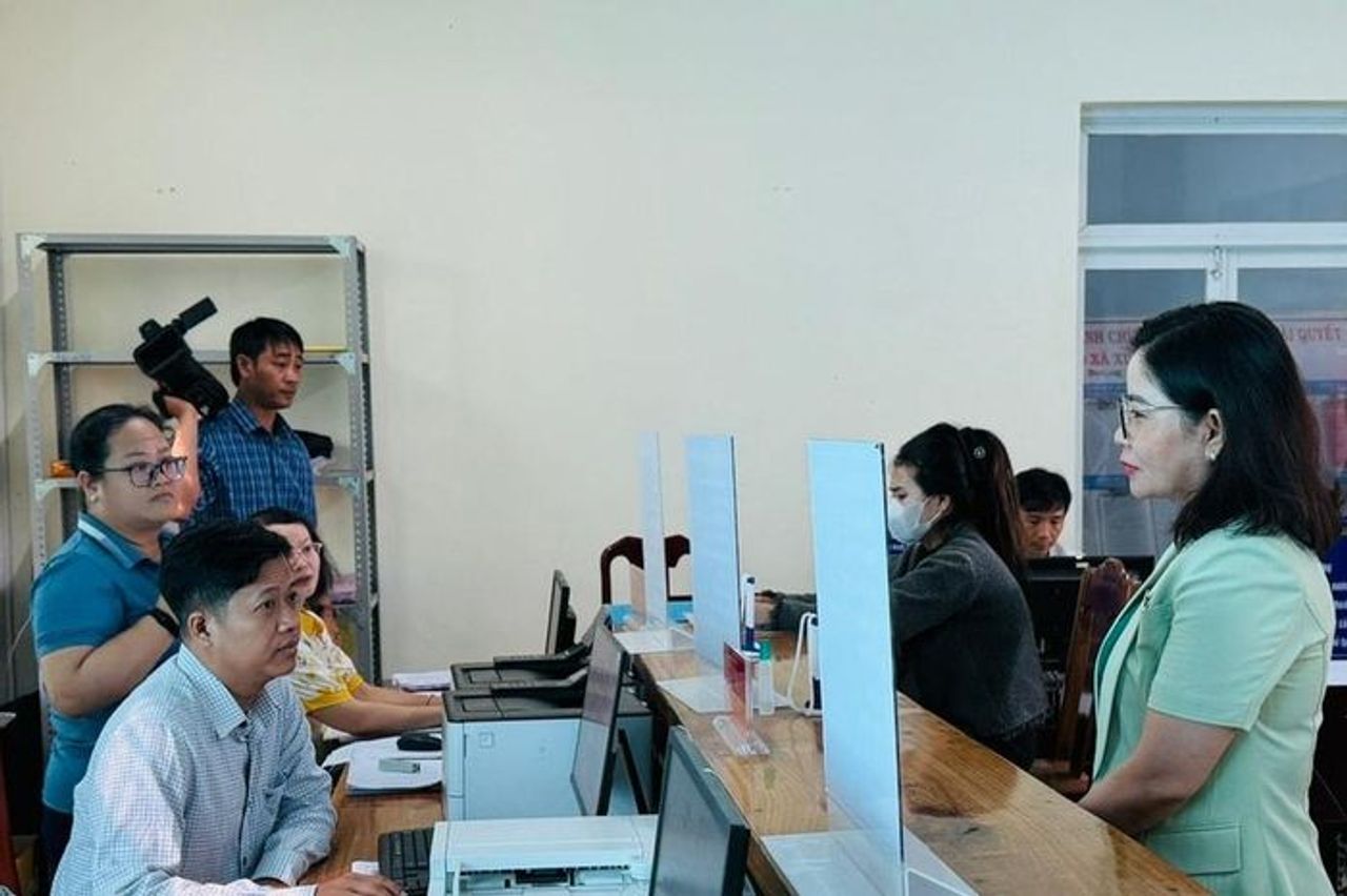 Cử tri Đắk Lắk đánh giá cao kết quả giám sát việc giải quyết kiến nghị gửi đến Kỳ họp thứ Chín, Quốc hội khóa XV - Đại Biểu Nhân Dân