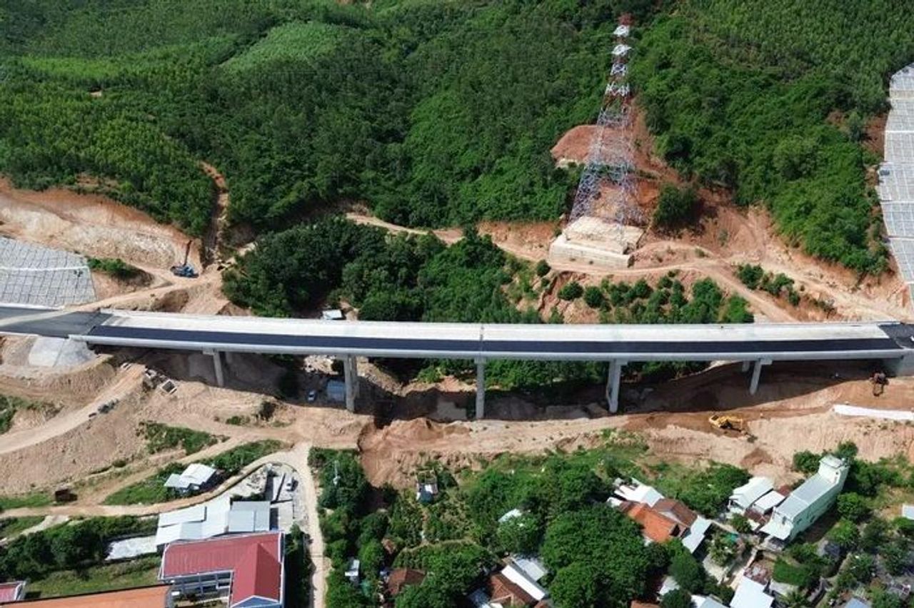 Đắk Lắk: Khắc phục sự cố sạt trượt tại dự án cao tốc Bắc – Nam - Báo Sài Gòn Giải Phóng