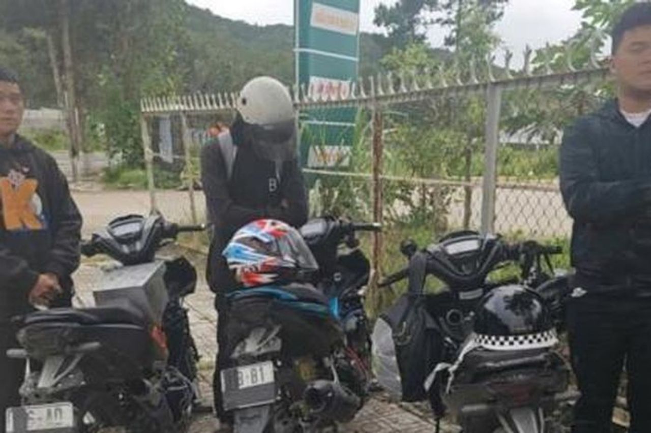 Quái xế bị tóm giữa đường - Chuyên trang Công an Đà Nẵng - Báo Công an Nhân dân