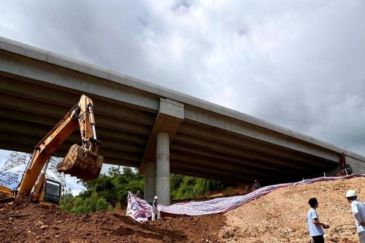 Đắk Lắk: Khẩn trương khắc phục sạt lở bảo đảm an toàn dân cư dọc tuyến cao tốc Bắc - Nam - Đại Biểu Nhân Dân