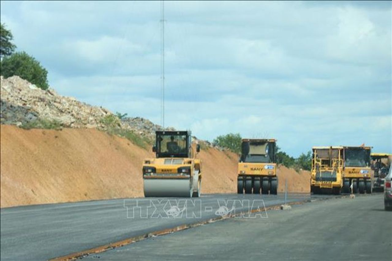 Khắc phục tình trạng chậm thi công Cao tốc Khánh Hòa - Buôn Ma Thuột - Báo Tin Tức TTXVN