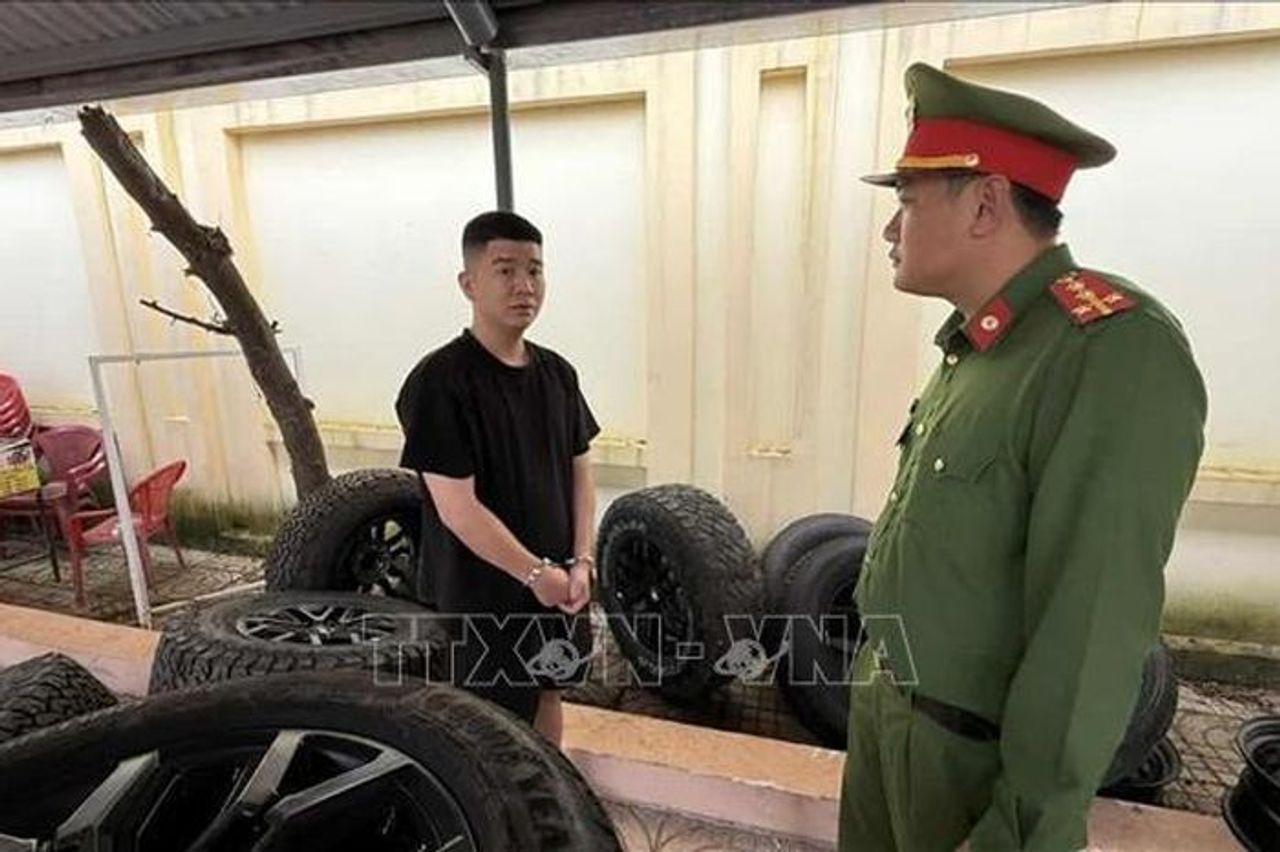 Bắt đối tượng trộm bánh xe ô tô ở nhiều tỉnh, thành phố - Báo Tin Tức TTXVN