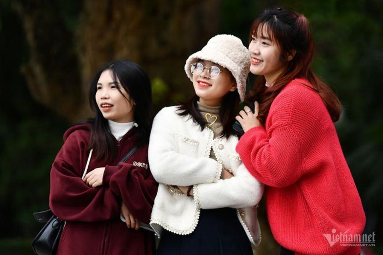 Dự báo thời tiết 25/10/2025: Miền Bắc vẫn lạnh, Hà Nội cao nhất 25 độ - Báo VietnamNet