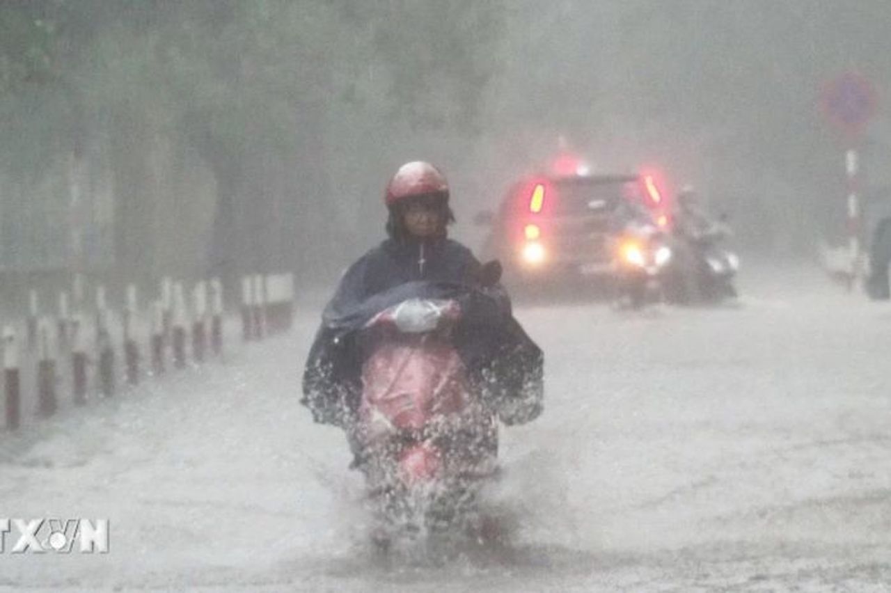 Thời tiết ngày 25/10: Mưa lớn từ Quảng Trị đến Quảng Ngãi, có nơi trên 350mm - Báo VietnamPlus