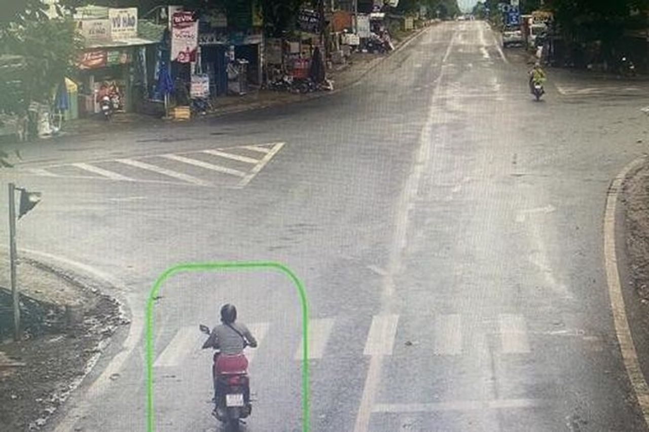 5 ngày trong một tuần, người phụ nữ vi phạm giao thông 7 lần tại một giao lộ - Báo Công An Nhân Dân