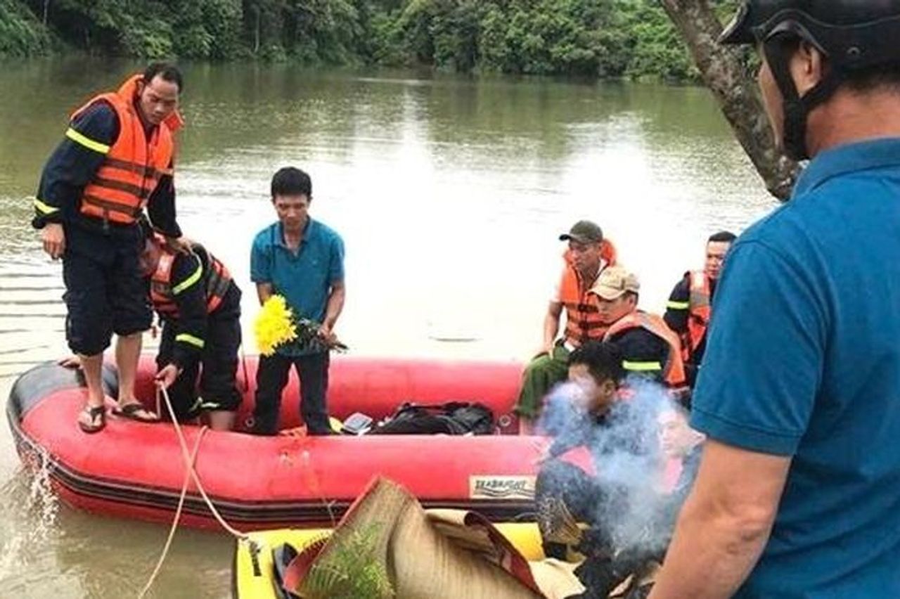 Tìm thấy thi thể nữ sinh lớp 12 dưới sông sau 2 ngày mất tích - Báo Công An Nhân Dân