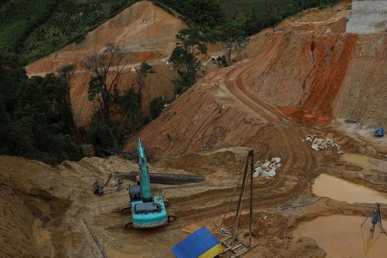 Tăng tốc thi công tuyến đường ĐT.722, quyết tâm cán đích năm 2025 - Báo Lâm Đồng