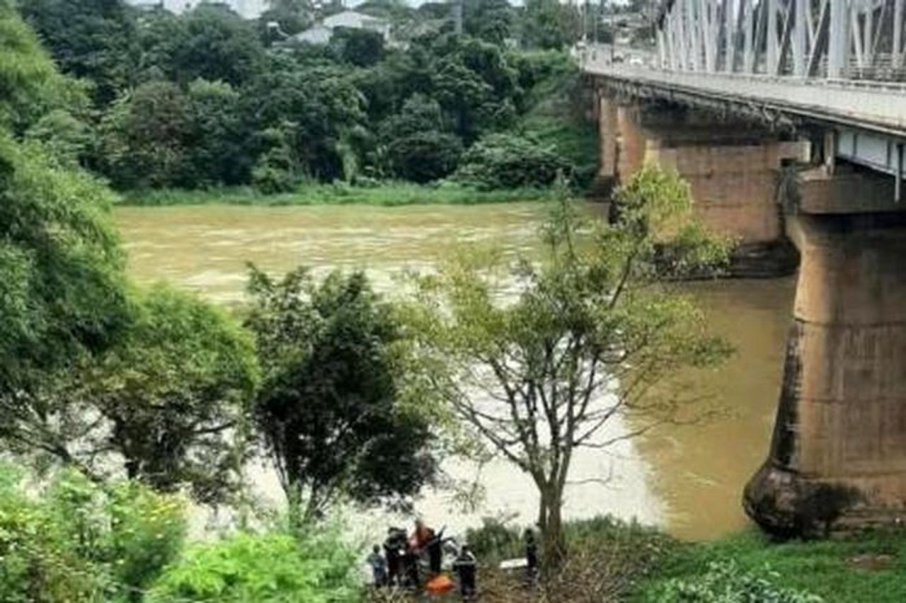 Nghi vấn nữ sinh nhảy cầu Sêrêpốk tự tử - Chuyên trang Công an Đà Nẵng - Báo Công an Nhân dân