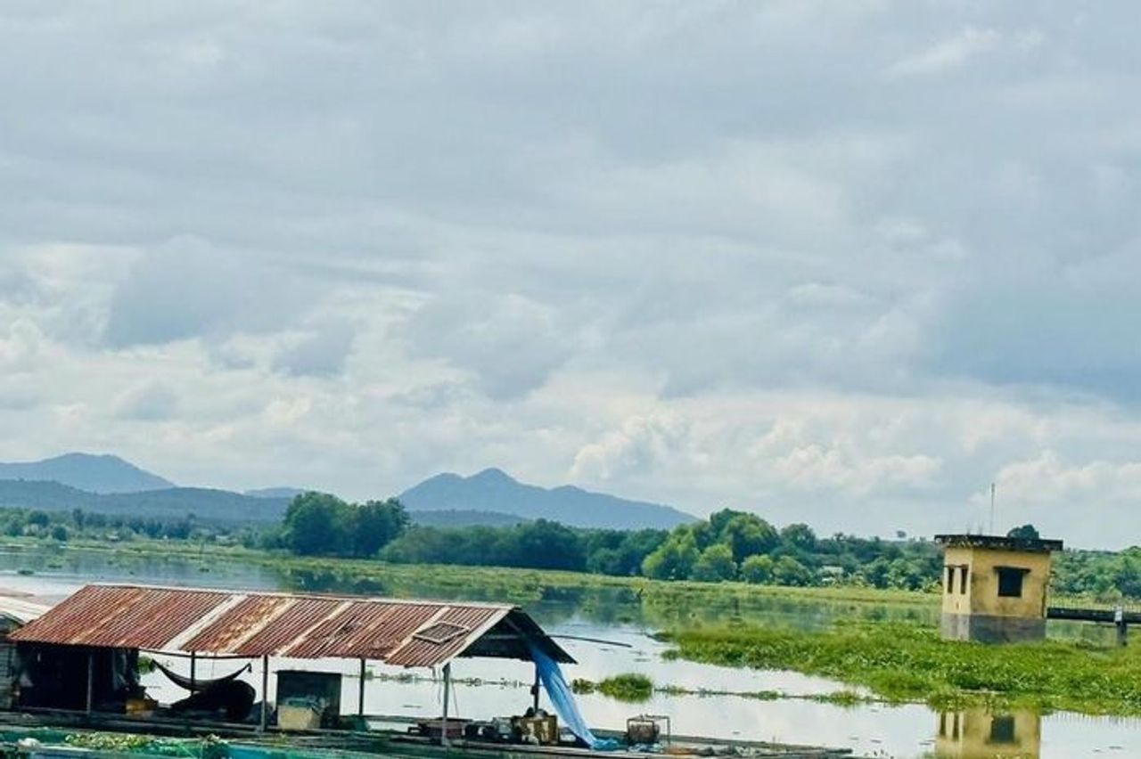 Sau phản ánh của Báo Đại đoàn kết, Đắk Lắk xử lý lồng bè nuôi cá trên hồ Ea Súp Hạ - Báo Đại Đoàn Kết