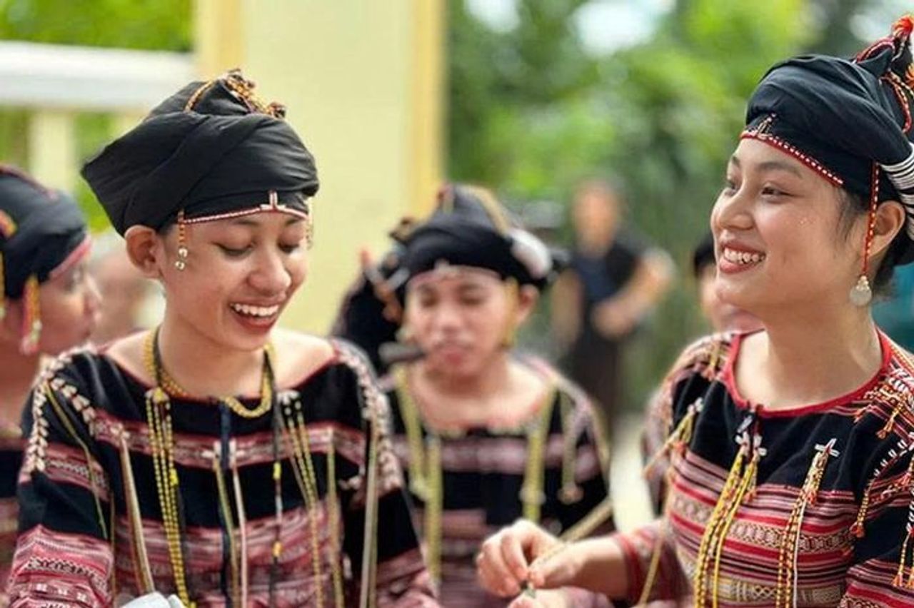 Giữ hồn thổ cẩm Ba Na - Báo Tiền Phong