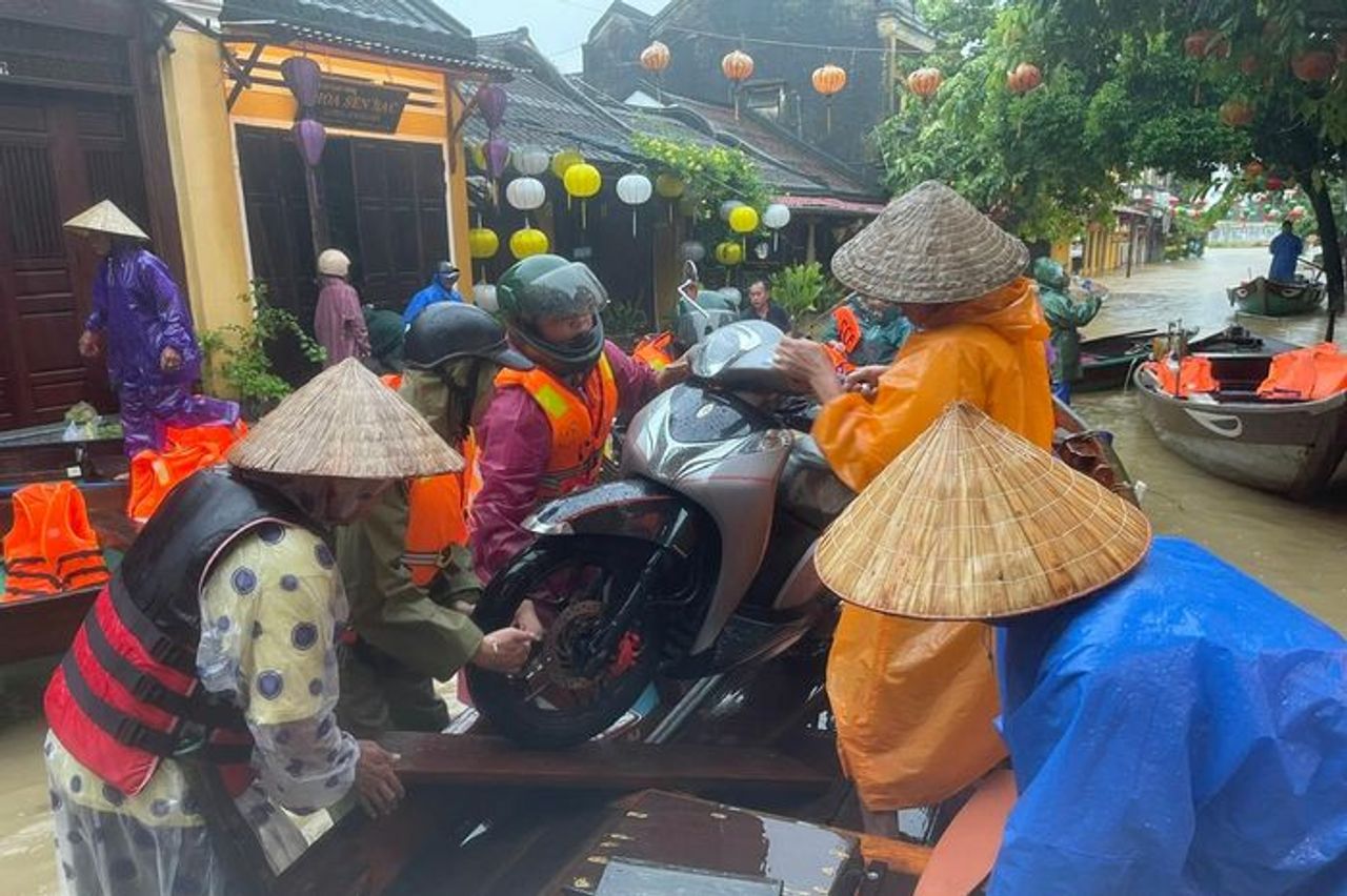 Lũ trên các sông ở TP. Huế và TP. Đà Nẵng ở mức cao, Quảng Trị đến Đắk Lắk có mưa to - Tạp chí Kinh tế Môi trường