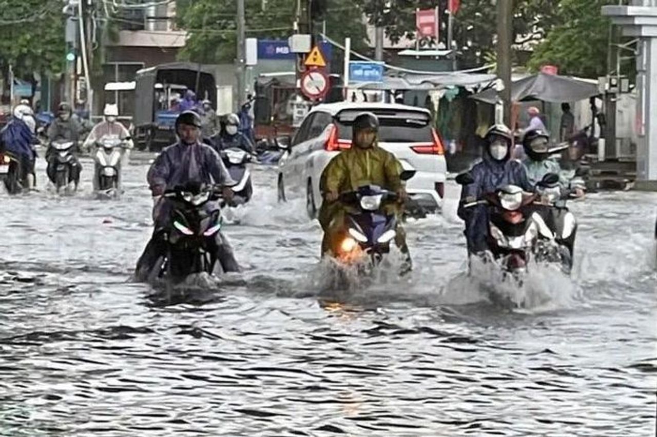 Đắk Lắk cảnh báo nguy cơ cao xảy ra lũ quét, sạt lở đất tại khu vực vùng núi và ngập lụt ở khu vực trũng thấp - Báo Nhân Dân