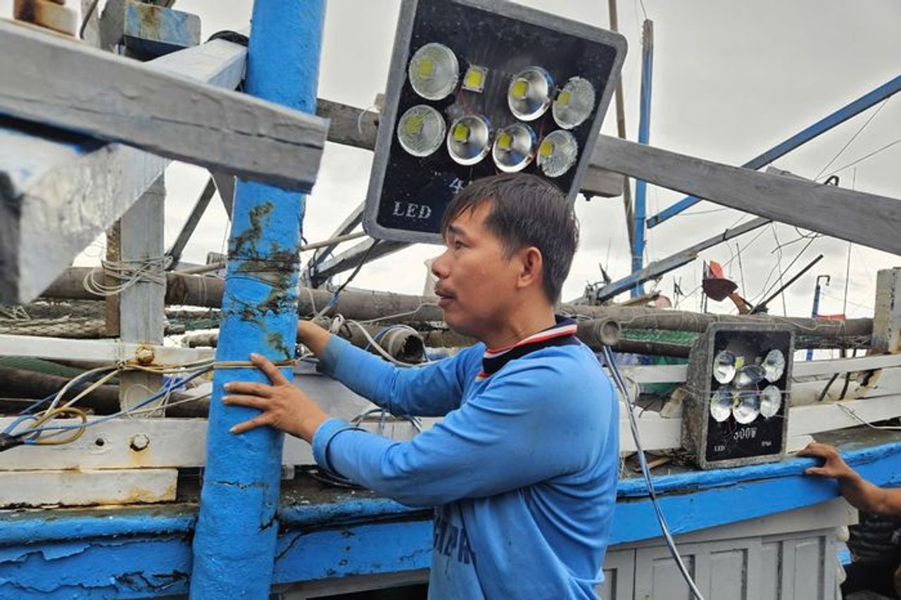 Xác minh việc tàu cá Đắk Lắk bị 3 tàu lạ tấn công khi đang đánh bắt trên biển - Báo VTC News