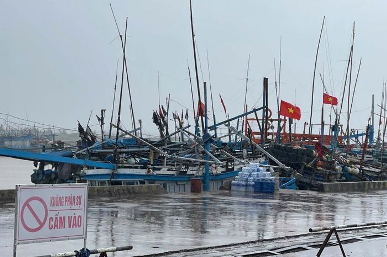 Đắk Lắk tổng kiểm soát đội tàu cá, khóa chặt nguy cơ vi phạm IUU - Báo Điện tử Tiếng nói Việt Nam