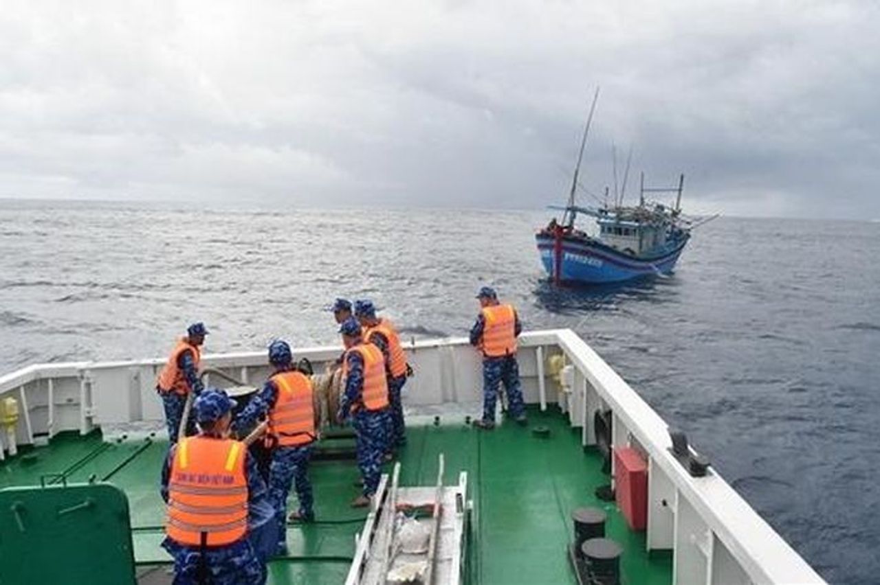 Điều tra vụ tàu cá Đắk Lắk bị nhóm ngư dân trên 3 tàu cá khác vây chặn, hành hung - Báo Công An Nhân Dân