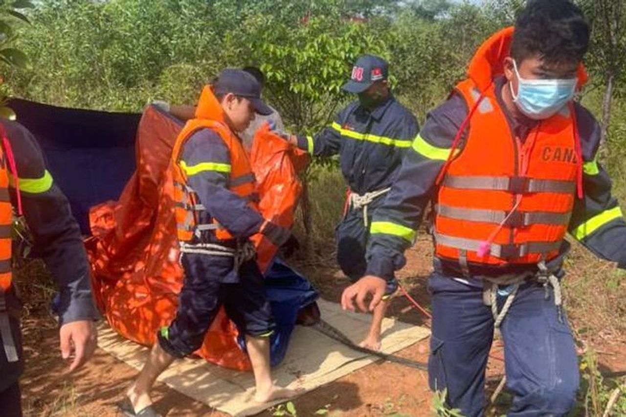 Tìm thấy thi thể nam thanh niên dưới sông Sêrêpốk - Báo Công An Nhân Dân