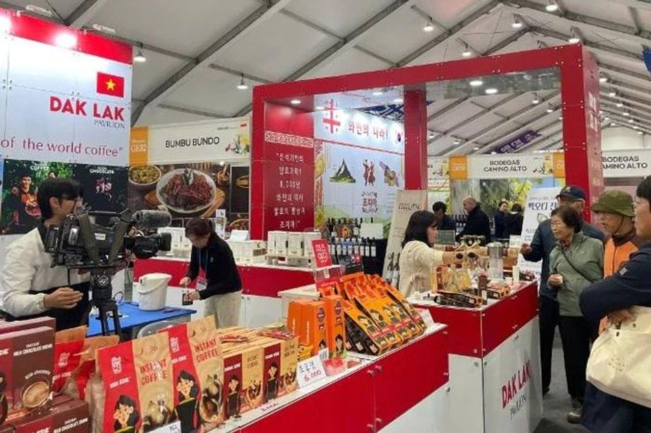 Cà-phê Đắk Lắk cùng các sản phẩm OCOP chinh phục thị trường Hàn Quốc - Báo Nhân Dân