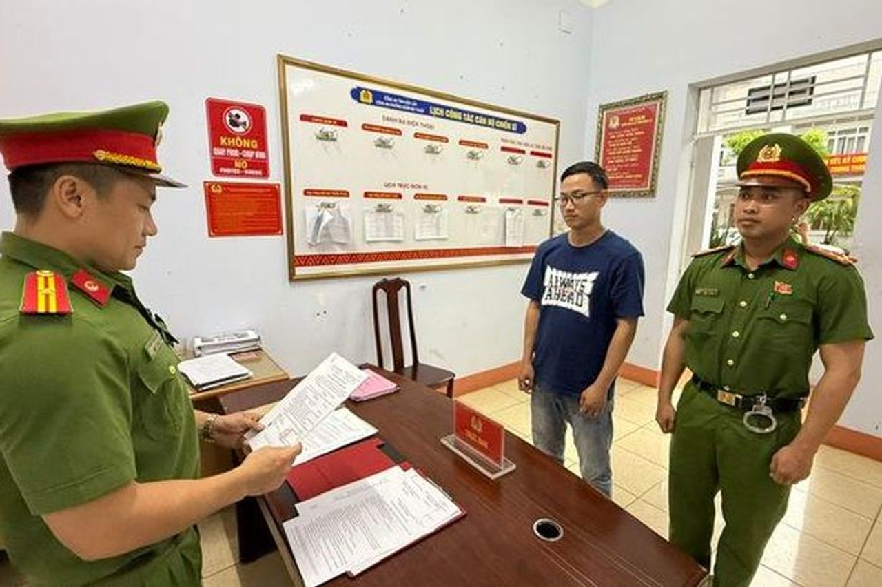 Khởi tố 1 phó phòng chi nhánh ngân hàng lừa đảo 4,8 tỉ đồng - Báo Người Lao Động