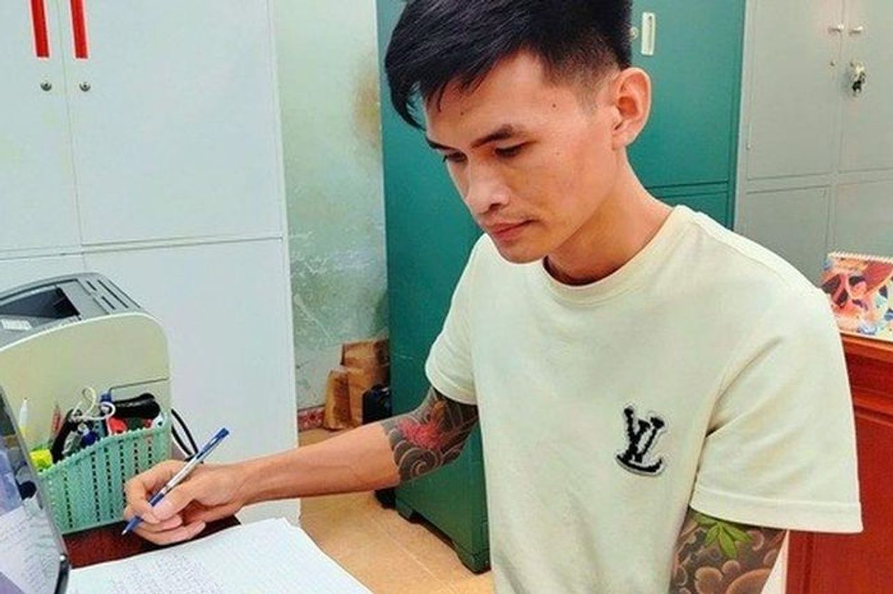 Thanh niên xăm trổ Trần Triệu Quí bị bắt tạm giam, lý do vì sao? - Chuyên trang Góc nhìn pháp lý - Tạp chí Người đưa tin