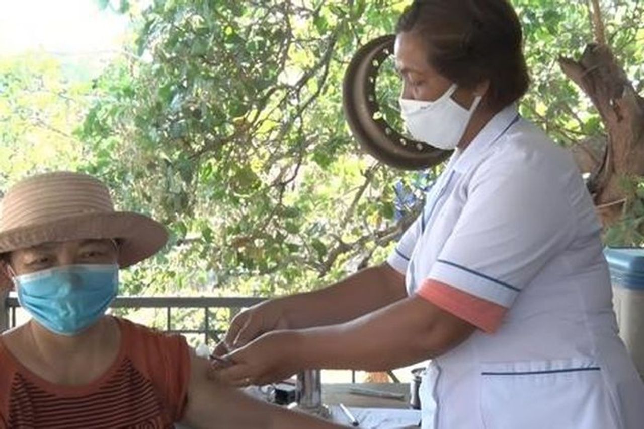 'Lá chắn' tiêm chủng ở buôn làng - Báo Sức Khỏe & Đời Sống