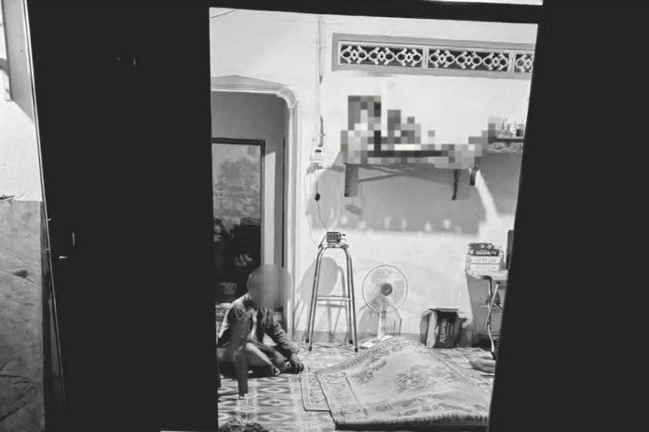 Người cha tử vong với nhiều vết chém, con trai chết trong tư thế treo cổ - Báo Tiền Phong