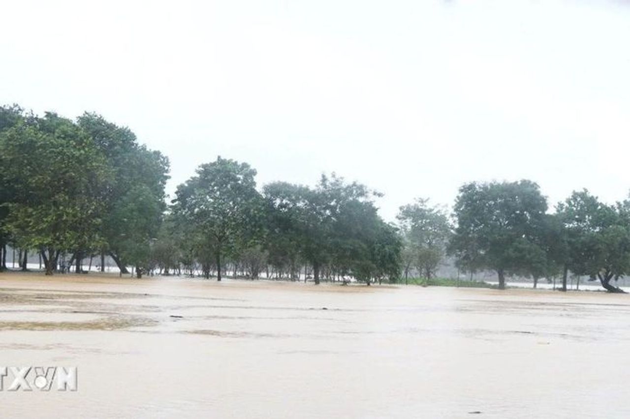 Thời tiết đêm 2/11: Bắc Bộ trời rét, lũ nhiều sông ở Trung Bộ đang lên - Báo VietnamPlus