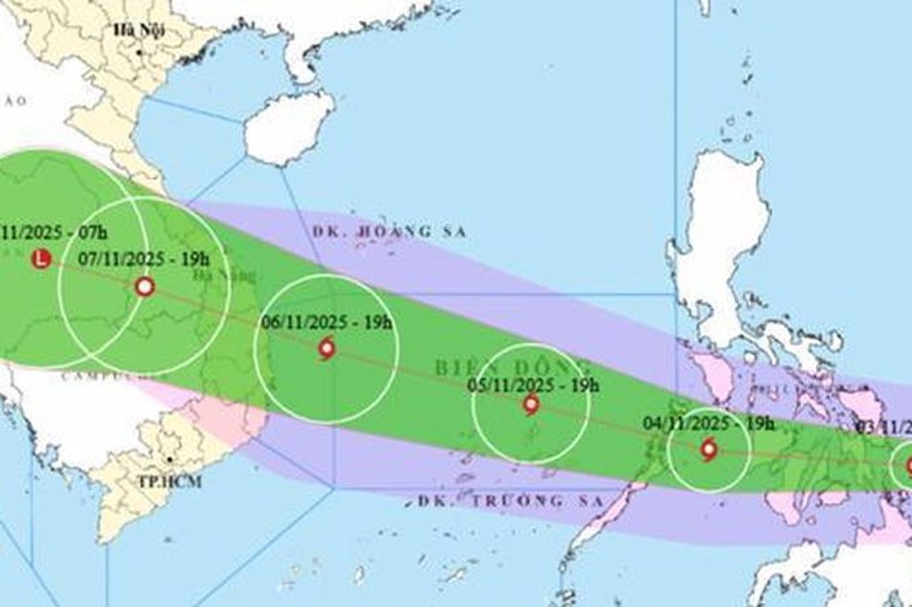 Bão KALMAEGI di chuyển nhanh, cường độ rất mạnh, có khả năng gây ra các đợt dông, lốc, mưa lớn diện rộng - Báo Chính Phủ