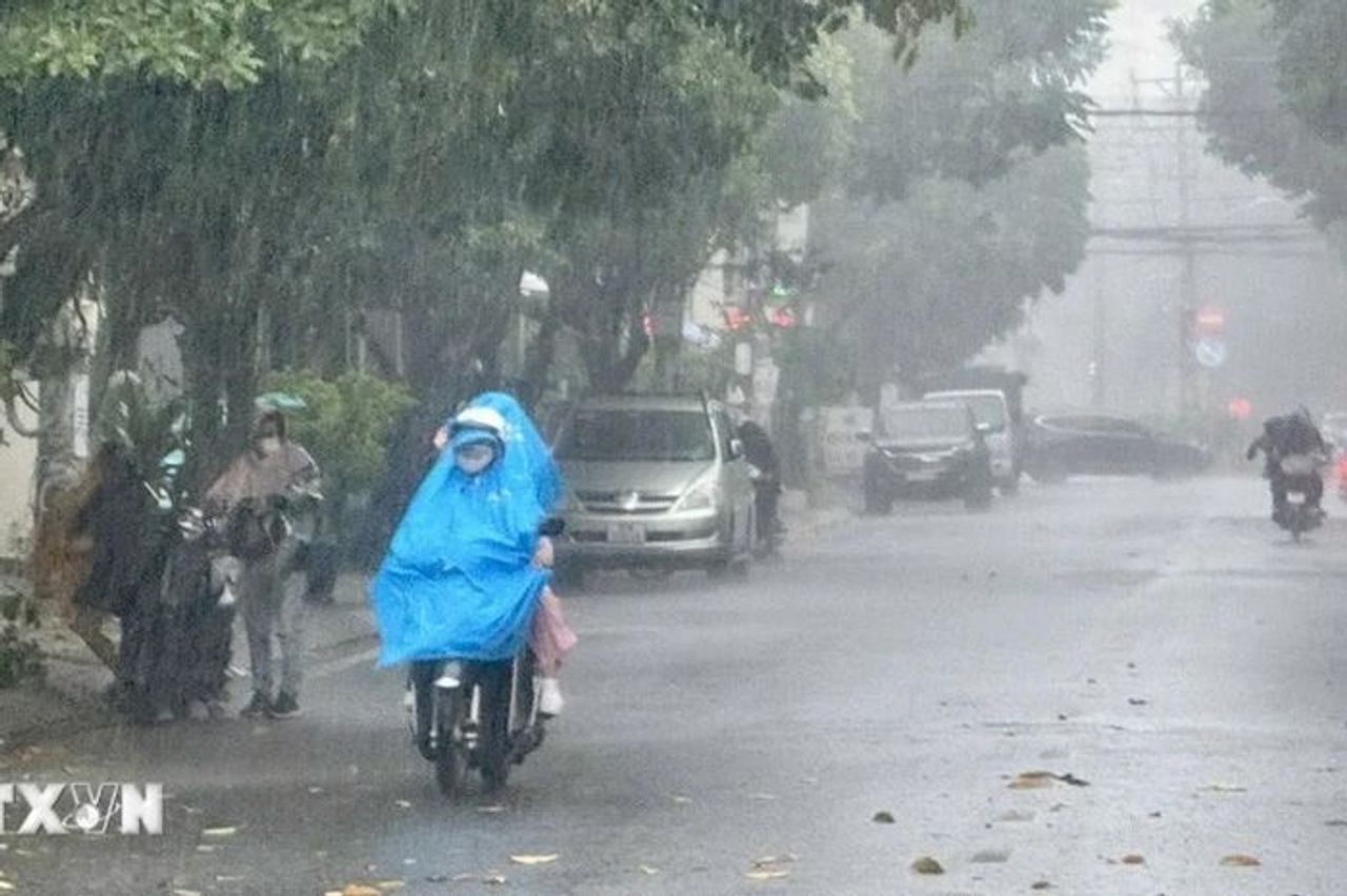 Thời tiết đêm 4/11: Nhiều khu vực mưa dông, cục bộ có nơi mưa to - Báo VietnamPlus